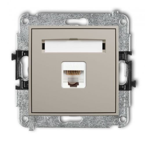 KARLIK MINI Gniazdo pojedyncze z uziemieniem 2P+Z (bez przesłon torów prądowych) taupe 60MGP-1z - przechwytywanie[3].jpg